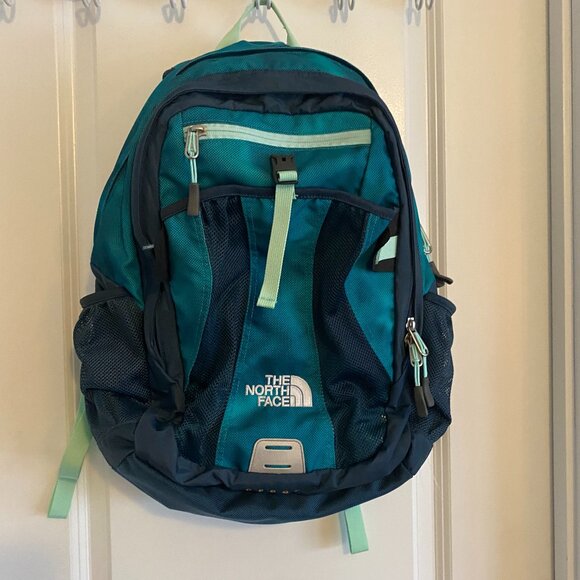 The North Face Recon Backpack - Picture 1 of 13